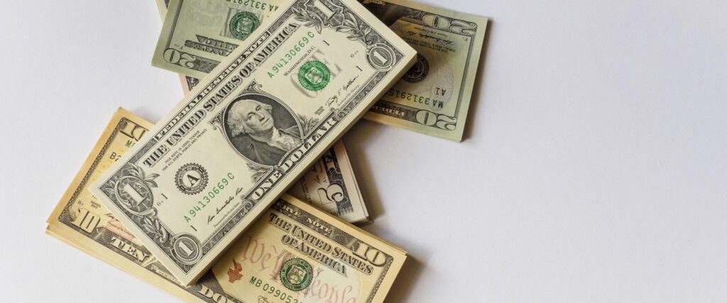 العملة رايحة فين| إشارات هبوط في سعر الدولار اليوم 5 فبراير بالبنوك