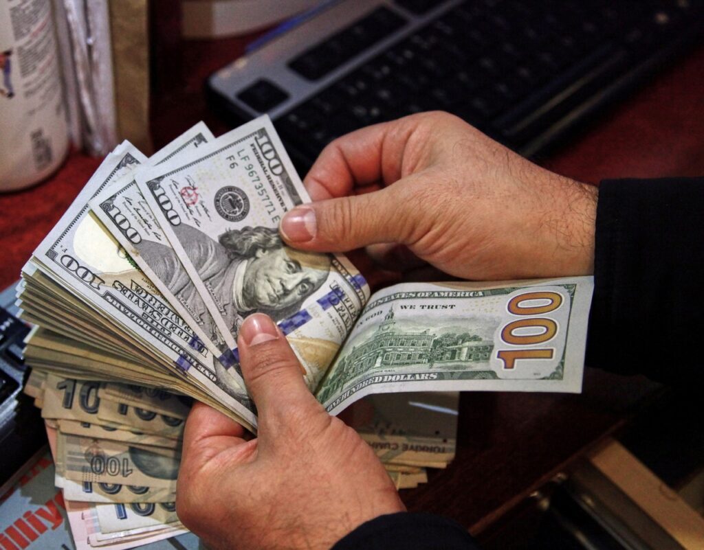 عامل عمايله| سعر الدولار اليوم 20 مارس 2026 يربك قرارات الشراء والبيع