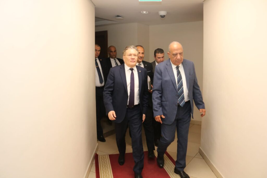 وزير الكهرباء يتابع تطورات مشروع محطة الضبعة النووية مع رئيس شركة روساتوم