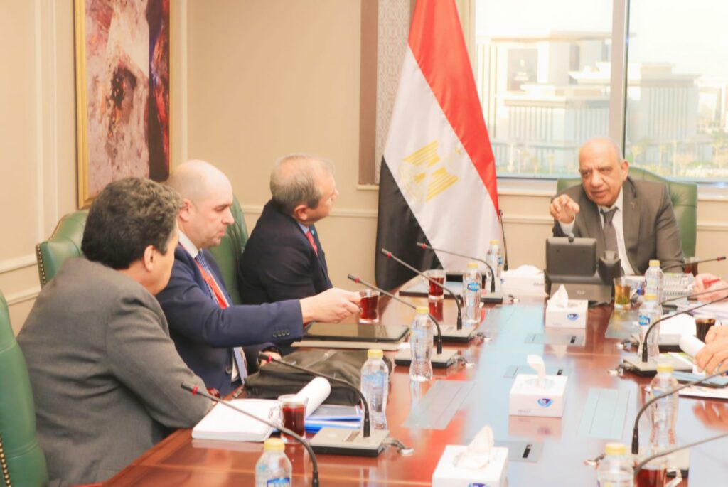 تطورات مشروعات رياح الزعفرانة والغردقة| تفاصيل مباحثات وزير الكهرباء والكازار الإماراتية
