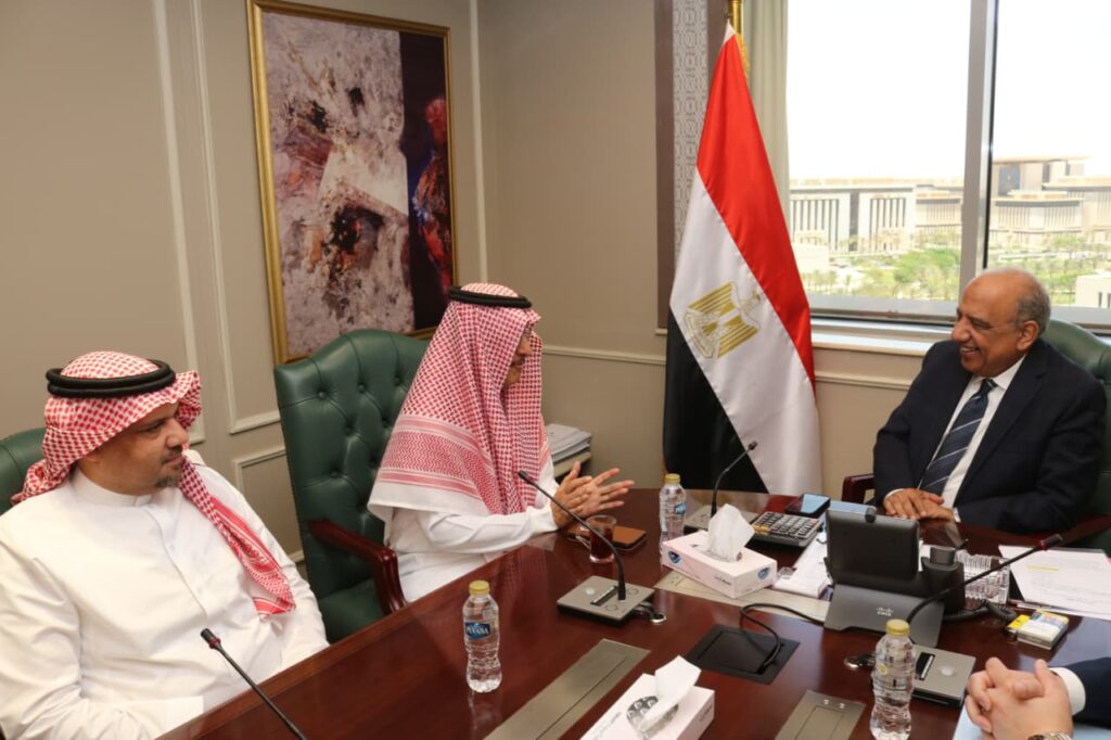 وزير الكهرباء يبحث مع أكوا باور السعودية أوجه التعاون لتنفيذ مشروعات رياح بقدرة 2300 ميجاوات