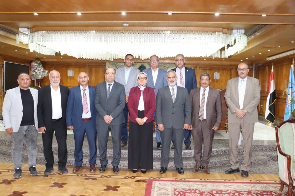 لقاء يجمع محافظ الوادي الجديد بقيادات هيئة الطاقة الذرية للتعاون المشترك لدعم المشروعات