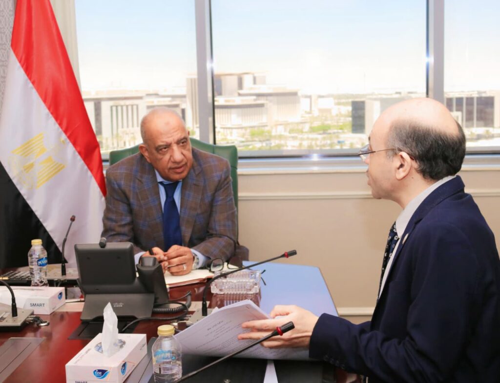 وزير الكهرباء يجتمع برئيس «المواد النووية» لمتابعة المشروعات الاقتصادية للاستفادة من العناصر النادرة